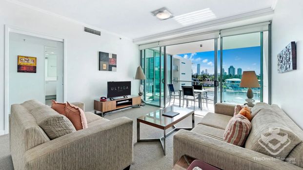 Spacious Broadbeach Apartment Resort Living in a Prime Location - Photo 1
