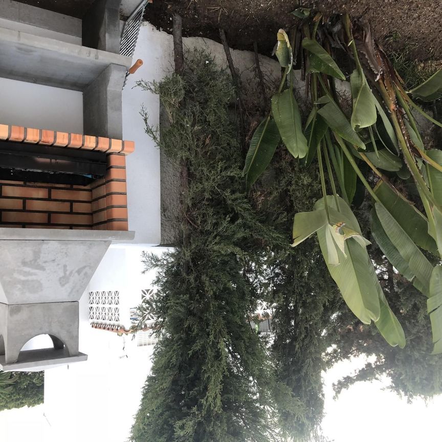 Casa adosada de alquiler en Urbanización Costabella, 311, Costabella - Photo 1