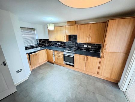 3 bedroom semi-detached house to rent - Photo 5