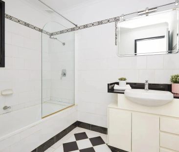 Beautiful Family Home In A Great Location - Photo 2