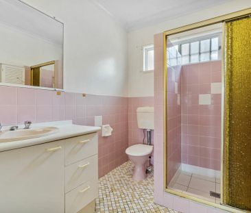 TWO BEDROOM, ORIGINAL CONDITION - HEART OF BROADBEACH - Photo 3
