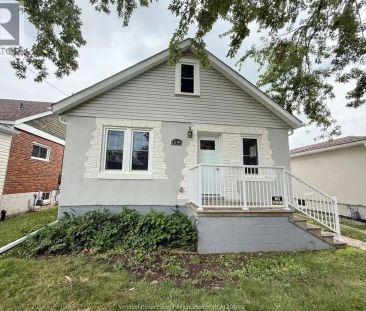 1296 LAURENDEAU AVENUE — 3 Bedroom - Photo 1