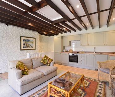 1 bedroom character property to rent - Photo 1