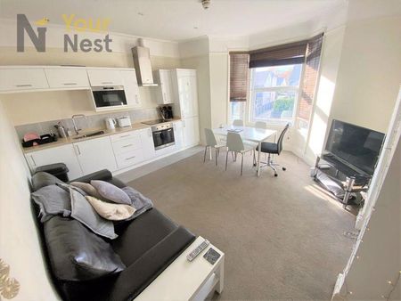 3 bedroom apartment to rent - Photo 2