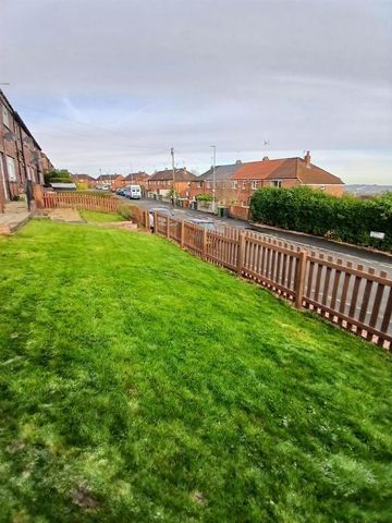 Standale Crescent, Pudsey, LS28 7JG - Photo 2