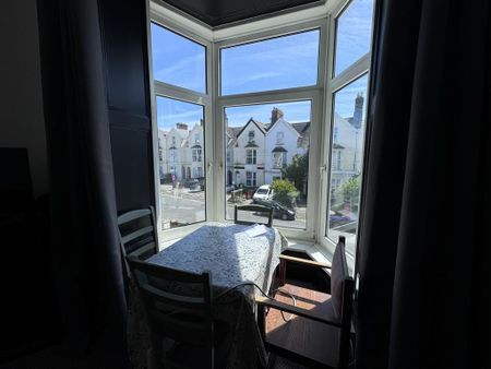3 bedroom apartment to rent - Photo 5