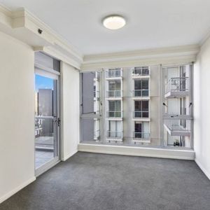 Convenient City Living in the Heart of Sydney CBD - Photo 2