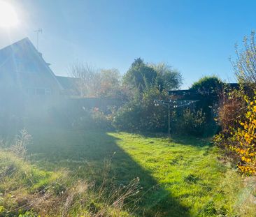 River Close, Wimborne - Photo 2