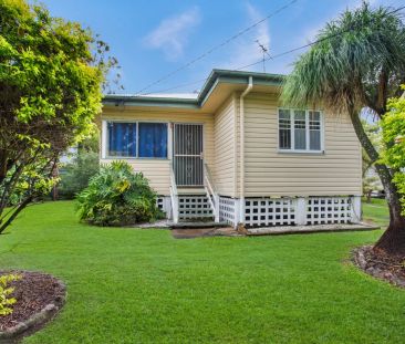 “REFRESHED RETRO COTTAGE AWAITS” - Photo 2