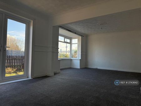 3 bedroom end of terrace house to rent - Photo 2