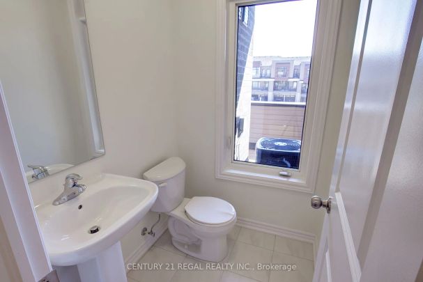 Condo Townhouse For Lease | N9195068 - Photo 1