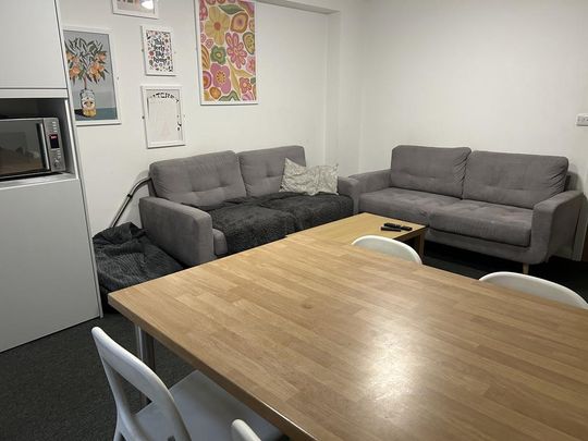 6 bedroom house share to rent - Photo 1