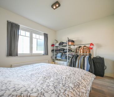 Gelijkvloers éénslaapkamerappartement met tuin en carport op de Bos... - Photo 6