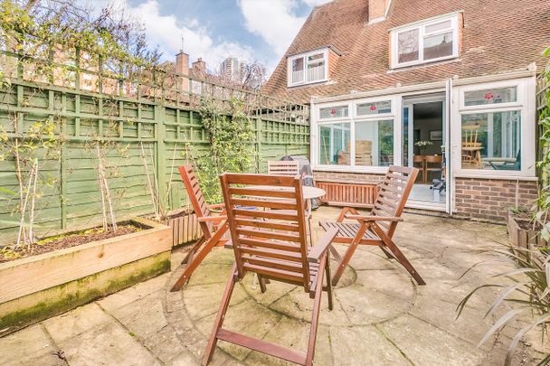 Penton Place, , SE17 - Photo 1