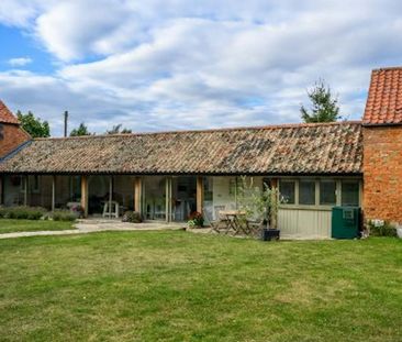 Barn Conversion to rent on - Photo 1
