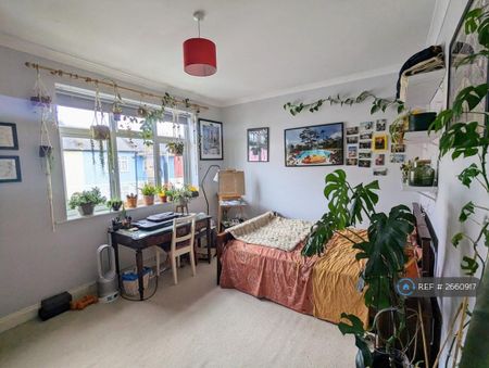 4 bedroom terraced house to rent - Photo 4