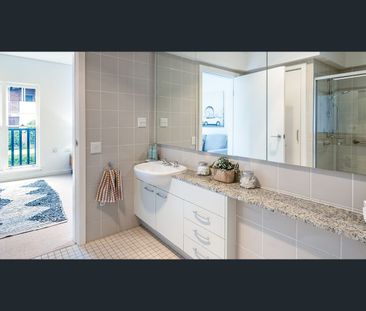 Spacious two-bedroom apartment in boutique Greenwich retirement village - Photo 6