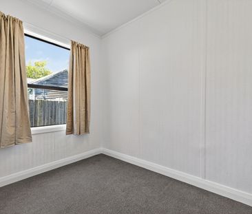 Character-Filled 4 Bedroom Home - One Block from the Beach! - Photo 5