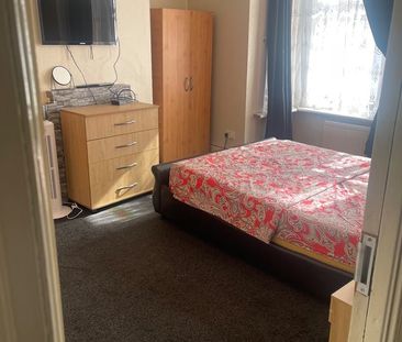 Room in a Shared House, Radley Road, N17 - Photo 4