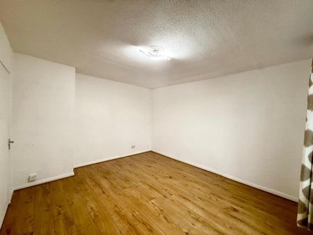 4 bedroom terraced house to rent - Photo 2