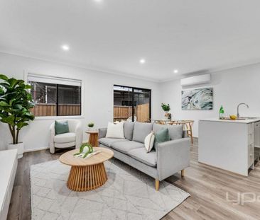 Brand New Street Facing Townhouse! - Photo 4