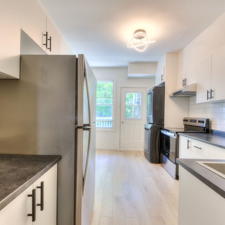 188 1re Avenue - Photo 1
