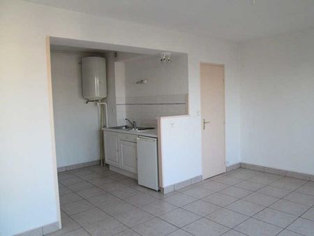 Location Appartement 1 pièce 28m² ANGERS 49000 - Photo 2