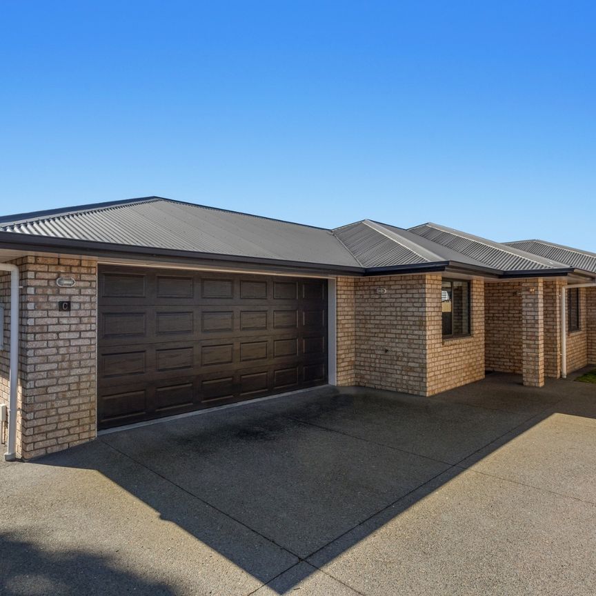 Brick Beauty - Whakatane - Photo 1