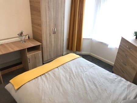 Room in a Shared House, Newcombe Road, SO15 - Photo 5