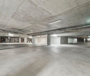 SPACIOUS TWO BEDROOM APARTMENT IN SECURE COMPLEX - Photo 4