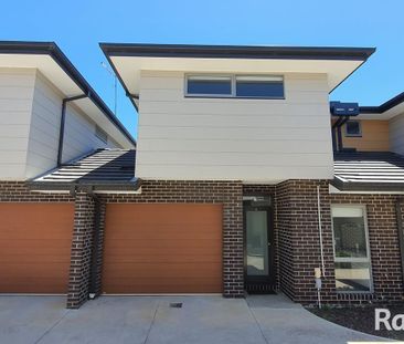 Luxury Townhouse Living - Photo 3