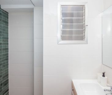 Carrer dEscalante, Valencia, Valencian Community 46011 - Photo 3