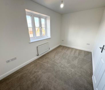 2 bedroom semi-detached house to rent - Photo 6