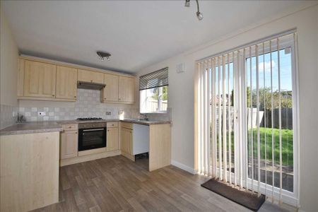 3 bedroom semi-detached house to rent - Photo 4