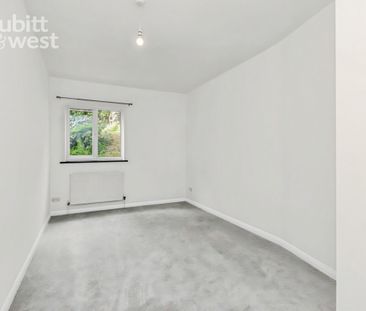 4 bedroom end of terrace house to rent - Photo 6