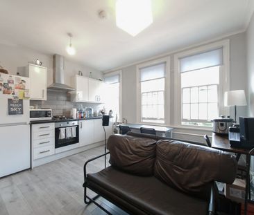 Two double Bedroom Flat – Station Road, Edgware, HA8 - Photo 5