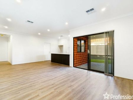 Neat and Tidy 3 Bedroom Villa - Photo 2