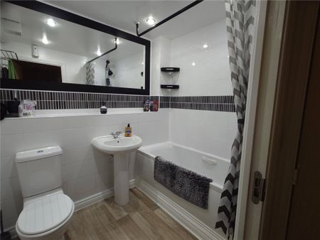 Swan Lane, Stoke, Coventry, West Midlands, CV2 - Photo 3