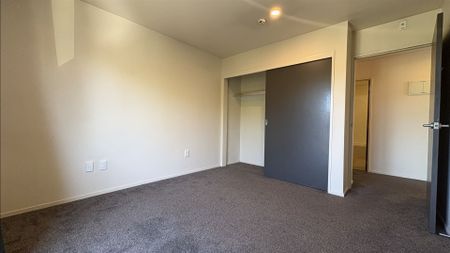 Three Bedroom Apartment in the City Centre! - Photo 5