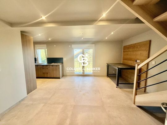 Location Appartement 6 pièces 97m² LUCINGES 74380 - Photo 1