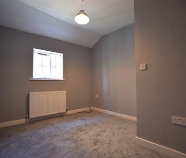 2 Bedroom Terraced To Let - Photo 2