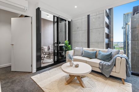 Sleek, Stress-free Inner-City Style Fully Furnished Apartment - Photo 2