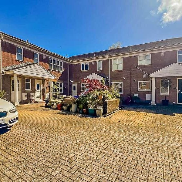 Wynnstay Close, Leckwith, Cardiff, CF11 - Photo 1