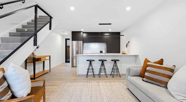 New build two bedroom town house Redwood - Photo 1