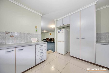 Spacious three bedroom home - Photo 3