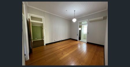 Charming Family Home in a Convenient East Ipswich Location - Photo 3