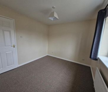 2 bedroom semi-detached house to rent - Photo 2