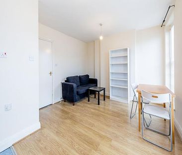 Located in Angel is this charming 1 bedroom property close to Angel Station - Photo 5