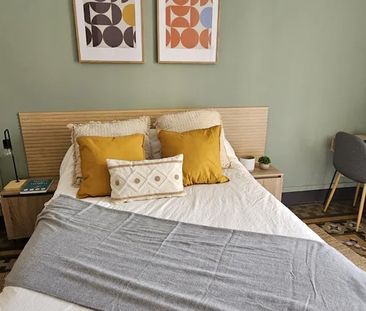 Rambla de Catalunya, Barcelona, Catalonia 08008 - Photo 5