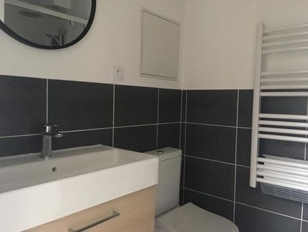 Location Appartement 1 pièce 32m² BORDEAUX 33000 - Photo 3